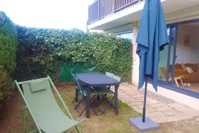 Image de Charmant Appartement avec Jardin Proche Plage et Commerces - 4 Couchages, Parking et Wifi