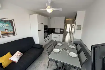 Image de Appartement Climatisé 2 Pièces, Terrasse, Proche Plage et Commerces, 4 Couchages - Port-la-Nouvelle