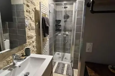 Image de Logement neuf avec 3 chambres en plein centre!