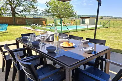 Image de Gîte de 8 personnes avec piscine dans le Périgord à \nBergerac