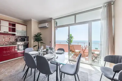 Image de Amazing 3 Bedroom Full SeaView Apartment in Vollga Promenade