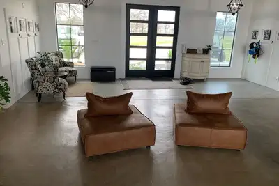 Image de Kyle Field is easily accessible! Modern home with pool/hot tub & amazing views!