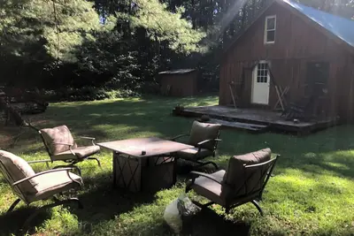 Image de Off Grid Cabin In The Woods.