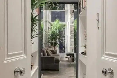 Image de Stroll To Holland Park from an Art-Filled Stylish Flat