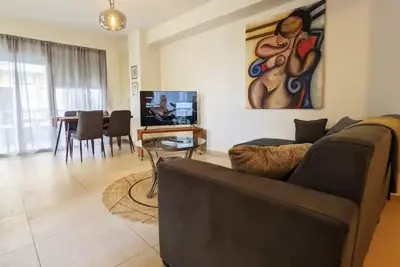 Image de Amazing Apartment - 2 Min Walk From The Beach.