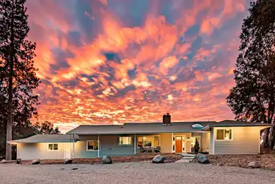 Image de Family Vacay to Yosemite: Mariposa, Ca: Game Rm, Hot Tub, Ev Charger, 3 Ensuites