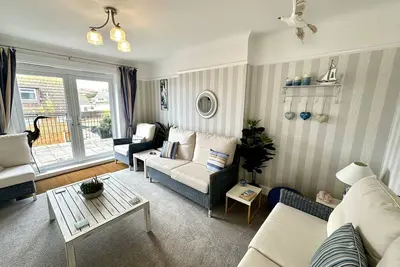 Image de Sea View Three Bed Detached Home - With Parking