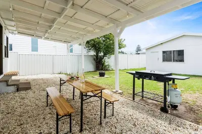 Image de Easts Beach Escape A Relaxed Coastal Cottage