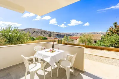 Image de Beautiful apartment with balkony, boat buoy, free WiFi