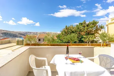 Image de Beautiful apartment with balkony, boat buoy, free WiFi