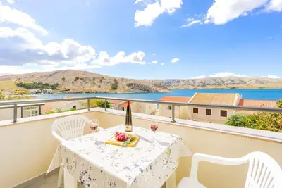 Image de Beautiful apartment with sea views, boat buoy, free WiFi