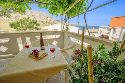 Image de Apartment with private balkony and seaview