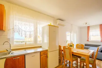 Image de Apartment Glumac 3 with sea view and a fireplace