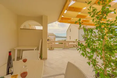 Image de Apartment near the beach with sea view, shared terrace on the beach with grill