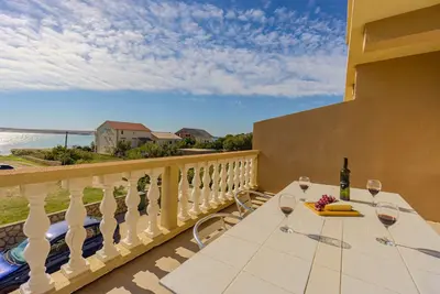Image de Apartment near the beach with sea view