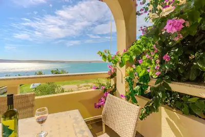 Image de Apartment with sea view, directly at the beach, beach chairs