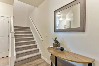 Image de Lehi Mtr- Garage attached, 30+ days, Pet Friendly, Everything Nearby!