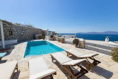 Image de Cycladic Style Villa, A/C, Private Pool with Panoramic Sea & Sunset Views - 10mins from Ornos Beach!