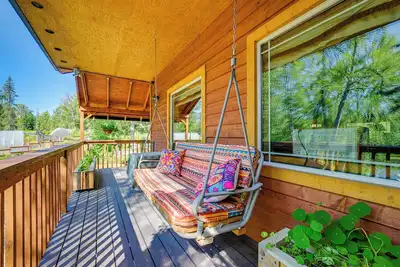 Image de Cozy Kenai Abode w/ Private Deck: 5 Mi to Ocean!