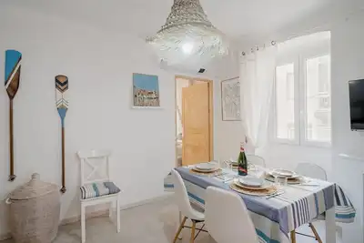 Image de Azurea Home Lovely & Roomy Apt x6