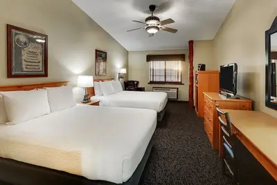 Image de Outdoor Pool, Hot Breakfast, Deluxe 2 Queen, Stoney Creek Quad Cities