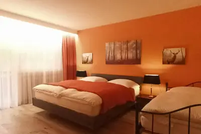 Image de Familienzimmer Classic, Modern mit Balkon, 1 Doppelbett+1 Einzelbett