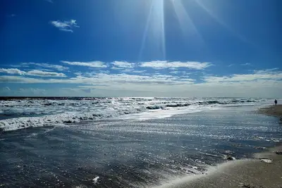 Image de Newly renovated beach get away with pool and hot tub!