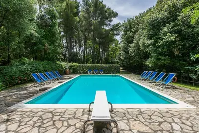 Image de Magnifique maison de vacances privée pour 8 personnes avec Wifi, piscine, animaux admis et parking