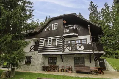 Image de Joli appartement dans une maison de vacances pour 19 personnes avec Wifi, Tv, balcon et parking