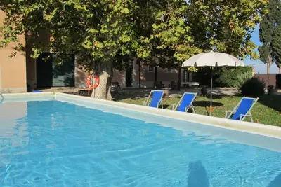 Image de Belle maison de vacances privée avec piscine privée, Wifi, Tv, patio, animaux admis, parking