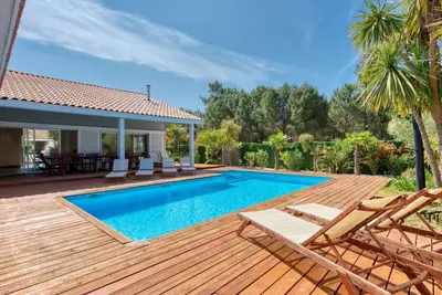 Image de Merveilleuse maison de vacances privée pour 10 personnes avec piscine privée, Wifi, Tv et terrasse