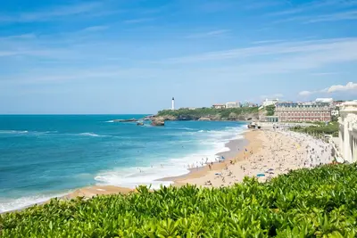 Image de Confortable appartement avec bain à remous, Wifi, piscine, Tv, terrasse, animaux admis et parking