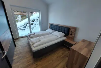 Image de Belle maison de vacances privée avec Wifi, bain à remous, Tv, terrasse et parking