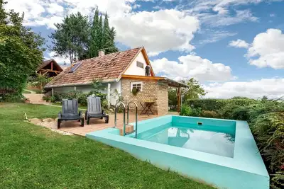 Image de Belle maison de vacances privée avec Wifi, piscine privée, Tv, terrasse, vue panoramique, parking