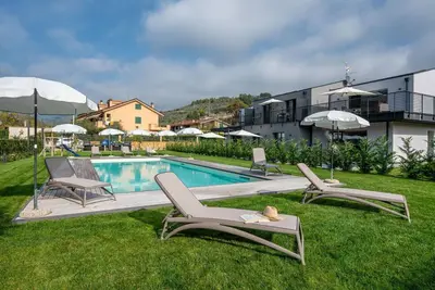 Image de Joli appartement pour 6 personnes avec Wifi, climatisation, piscine, Tv, terrasse et animaux admis