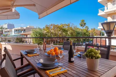 Image de Confortable appartement pour 5 personnes avec climatisation, Wifi, Tv, terrasse et parking
