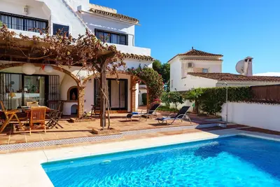 Image de Maison de vacances privée avec piscine privée, climatisation, Wifi, Tv, patio, vue panoramique