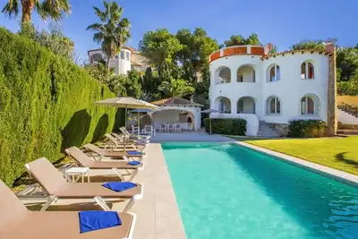 Image de Maison de vacances privée avec piscine privée, Wifi, climatisation, Tv, patio, parking
