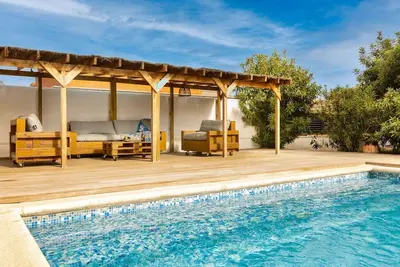 Image de Belle maison de vacances privée avec piscine privée, Wifi, climatisation, Tv, patio et parking