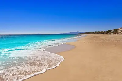 Belle maison de vacances privée avec climatisation, piscine privée, Wifi, Tv, patio et parking