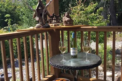 Image de Cheerful 2 bedroom home, lovely views in Dogwood Valley 10 minutes from Hope, Bc