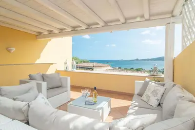 Belle maison de vacances privée avec climatisation, Tv, terrasse, vue panoramique et parking