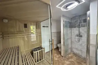 Image de Agréable appartement pour 5 personnes avec bain à remous, Wifi, Tv, patio et animaux admis
