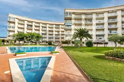 Joli appartement pour 4 personnes avec piscine, Wifi, Tv, terrasse et parking