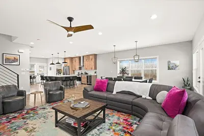 Image de RiverWest Retreat--Sauna-Dog Friendly-25% off Ski Tickets