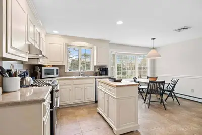 Image de Immaculate in South Harwich, Pool, Walk to Beach: 015-Hd