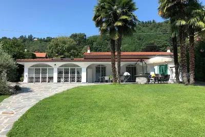 Image de Maison de vacances Lesa pour 1 - 8 personnes avec 4 chambres à coucher - Maison de vacances