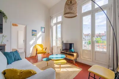 Image de Vue Curiol - 3 Ch, Plein centre, climatisé, balcon