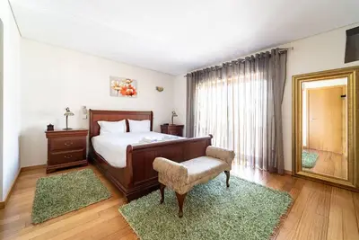 Image de Casa de Palmeira by House and People