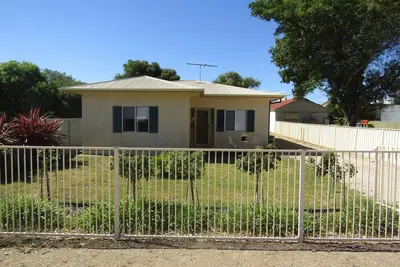 Image de The Shack at Stansbury - Short walk to the beach! Off peak special!